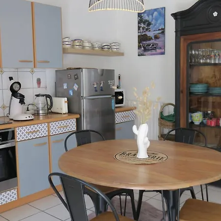 Maison De Charme Avec Jardin Clos, Terrasse A - Ref 868 ヴィラ *