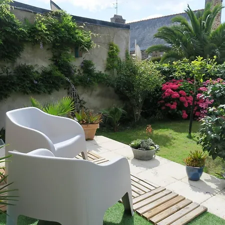 Maison De Charme Avec Jardin Clos, Terrasse A - Ref 868